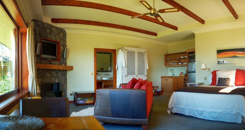 אגם טאופו Tauhara Sunrise Lodge מראה חיצוני תמונה