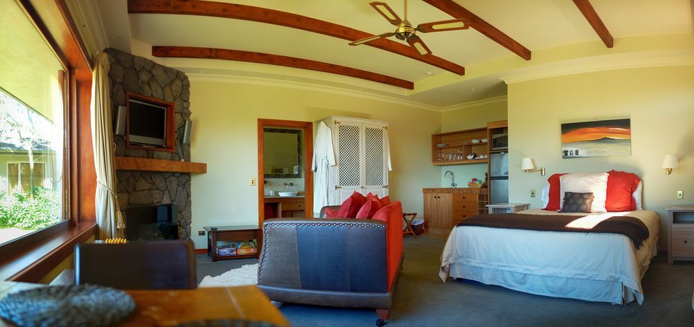 אגם טאופו Tauhara Sunrise Lodge מראה חיצוני תמונה