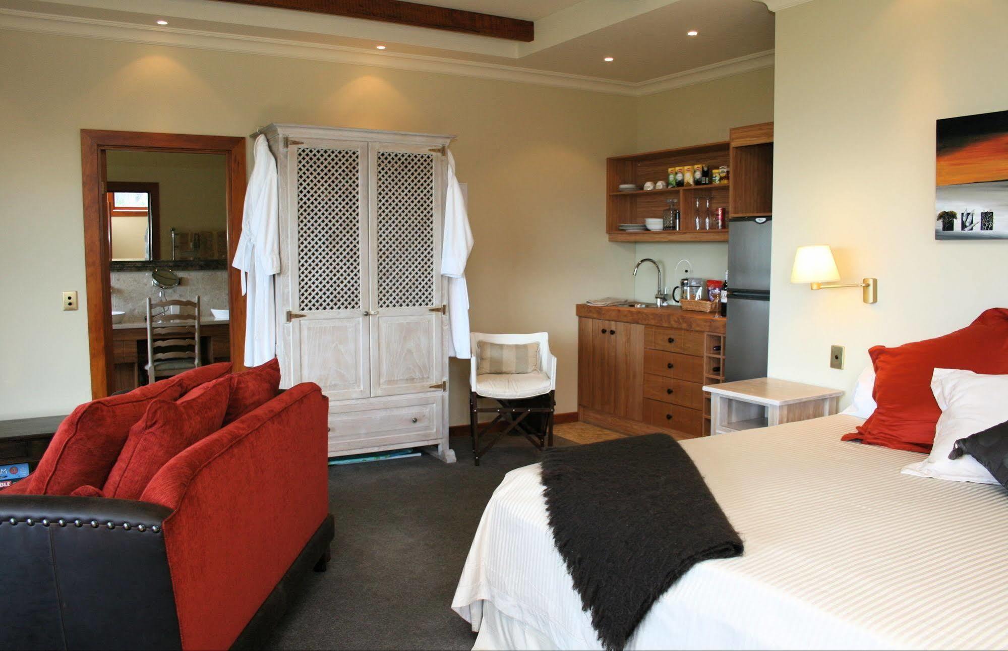 אגם טאופו Tauhara Sunrise Lodge מראה חיצוני תמונה
